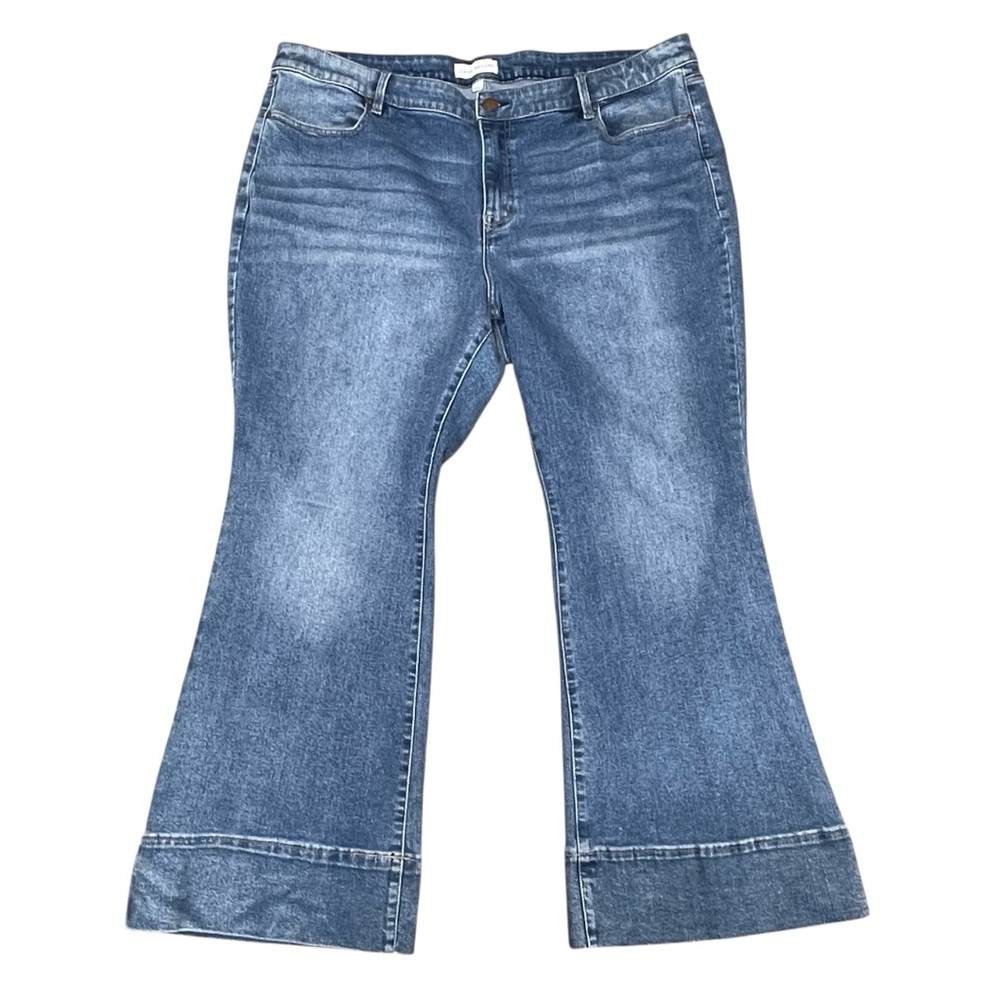 Lane Bryant Signature Fit Blue Mid Rise Flare Leg Jeans Women’s Size 28
